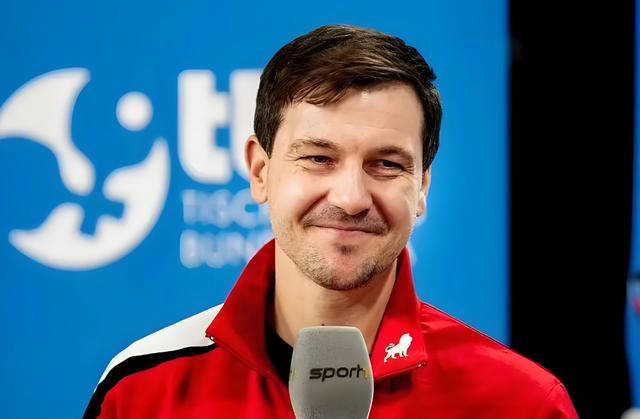 在比赛开始之际,德国乒乓球世界冠军,长青树波尔(timoboll),年届43