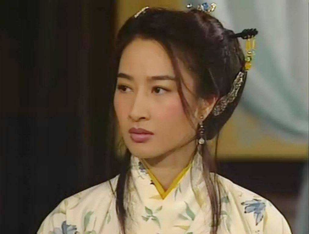 剧,还是一人分饰双角的《金装四大才子》,秋月秋香两个截然不同的性格