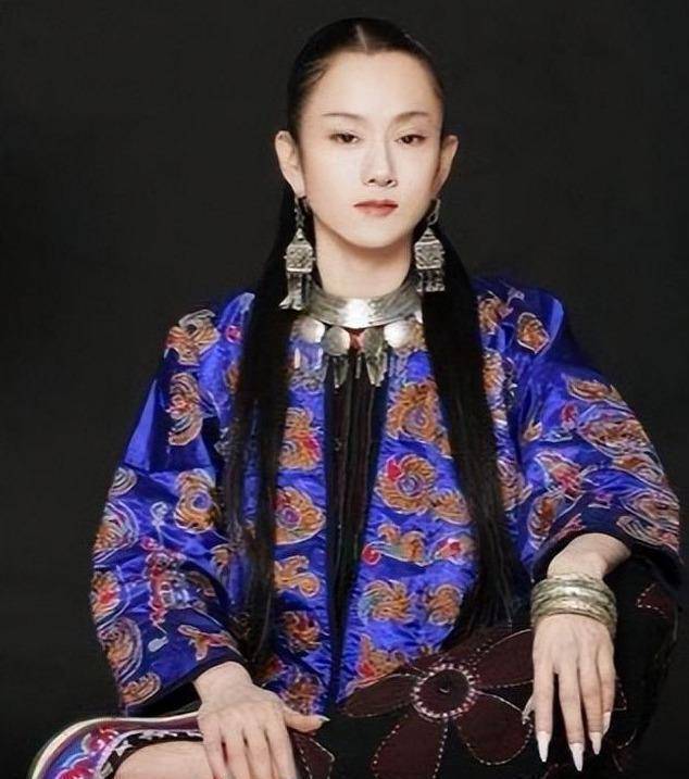 杨丽萍裸舞引热议,艺术追求还是道德挑战?