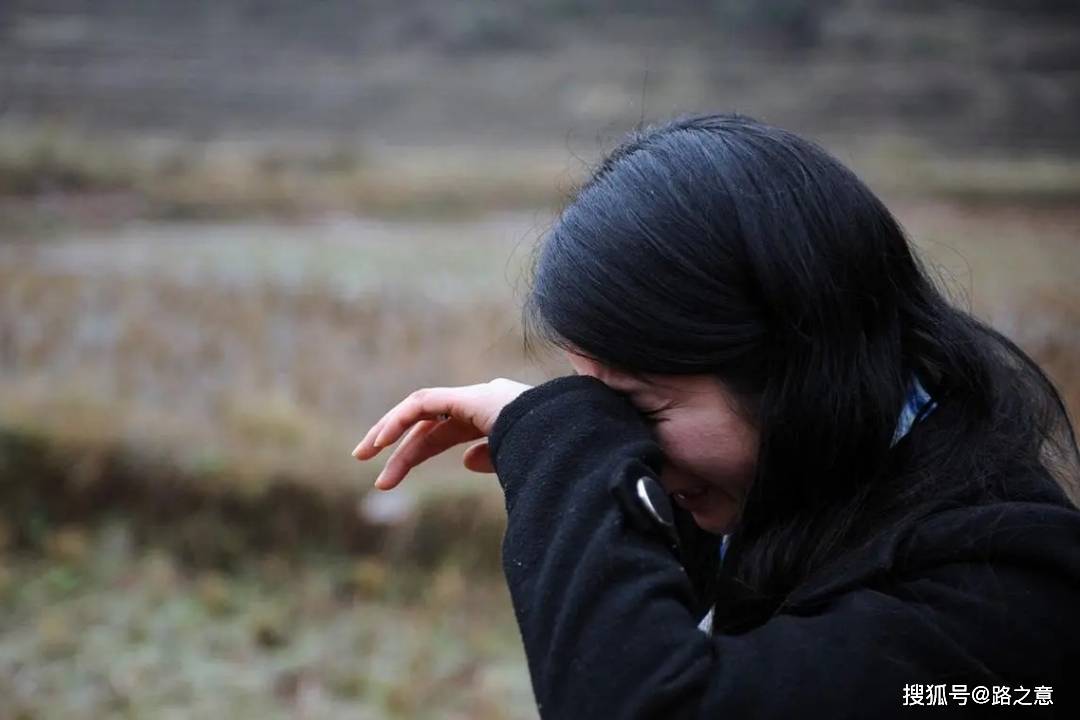 15岁少女被拐,五年后她吐"血"智逃虎口,为雪耻走上了复仇路_张蓉_人贩