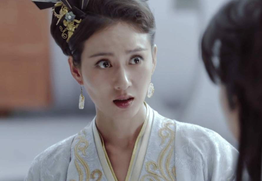 赵柯:在《庆余年2》中饰演了许多年的如懿传