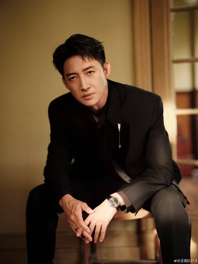 原创            王阳获白玉兰最佳男主角提名，而一番王一博却落选，随后王阳被冲-王阳专访