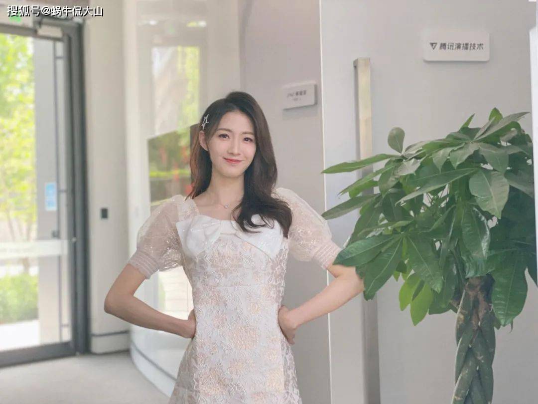 他为了减肥练篮球,却成了广东队三连冠的功臣,两任女友都很漂亮_赵睿