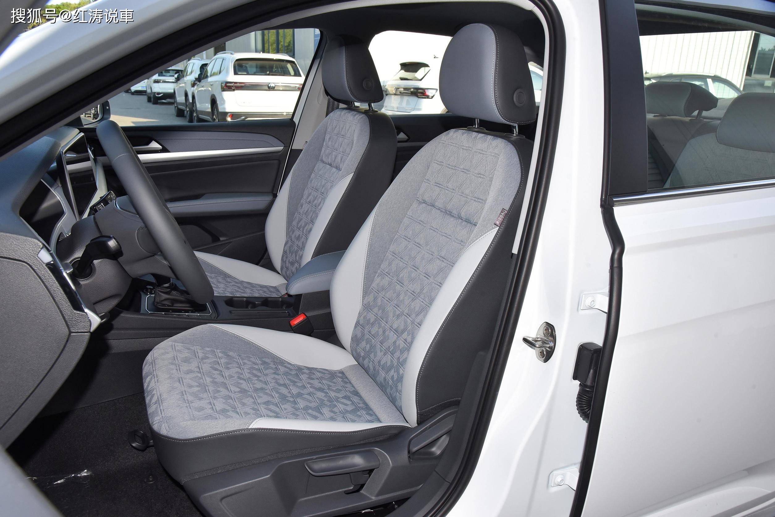 上汽大众朗逸:终端优惠大,外观耐看,1.5t动力好,油耗经济