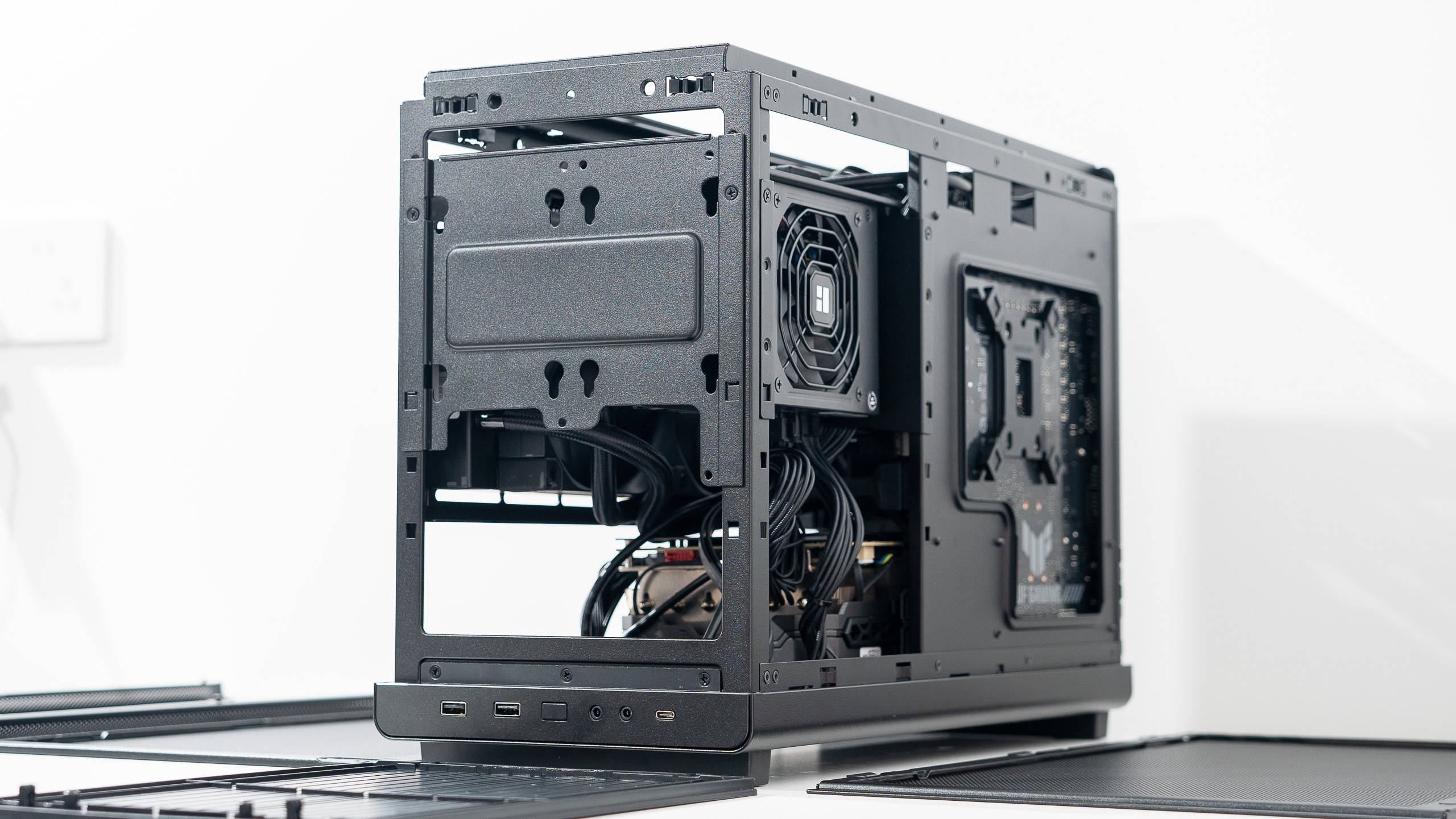 联力a3-matx机箱首发装机评测:华硕760m重炮手 索泰4080s pgf_主板_mm