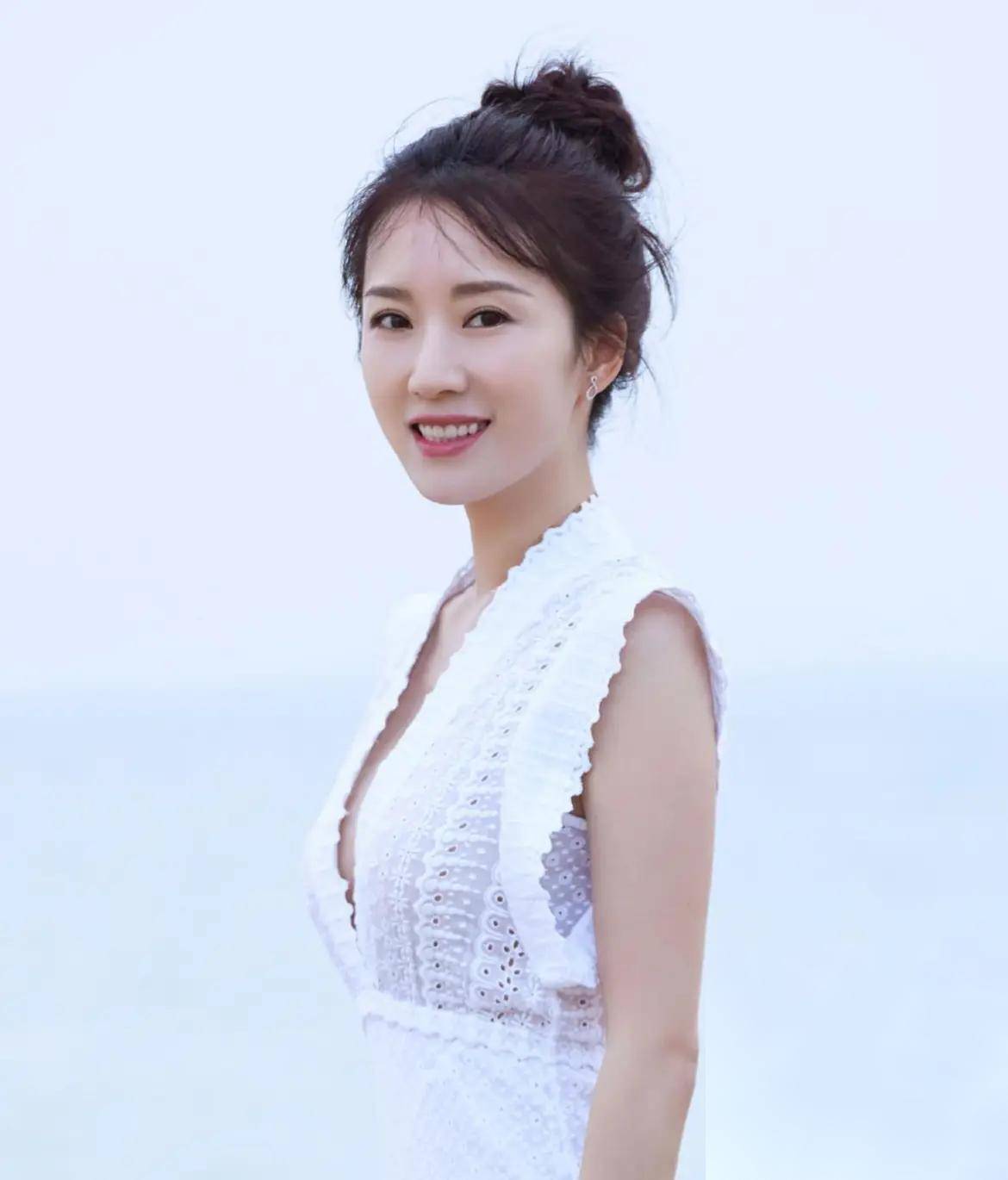 李念,女神的写真,真尤物的性感饱满,魅力无法抗拒!