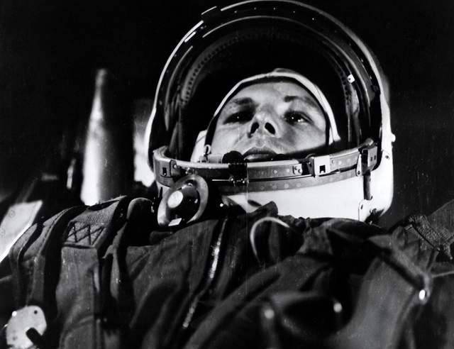 苏联第一颗人造卫星上天后,赫鲁晓夫:用最便宜的方法吓死美国佬