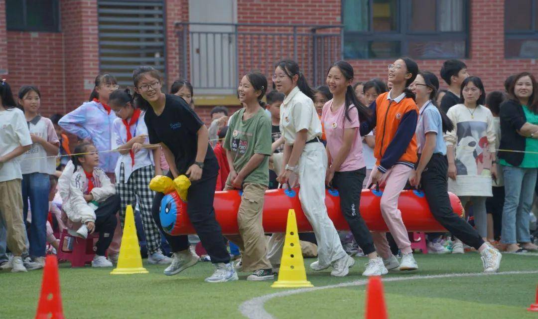 重庆市九龙坡区蟠龙小学举办庆"六一"系列活动