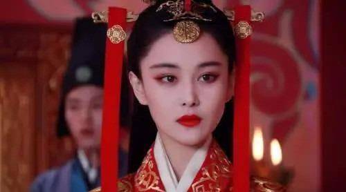 不周山上有四件法宝,女娲娘娘得到一件,广成子拥有番天印!