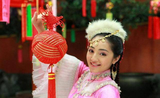 历史上乾隆最爱的"香妃"原型,一生无子嗣,死后葬入皇陵