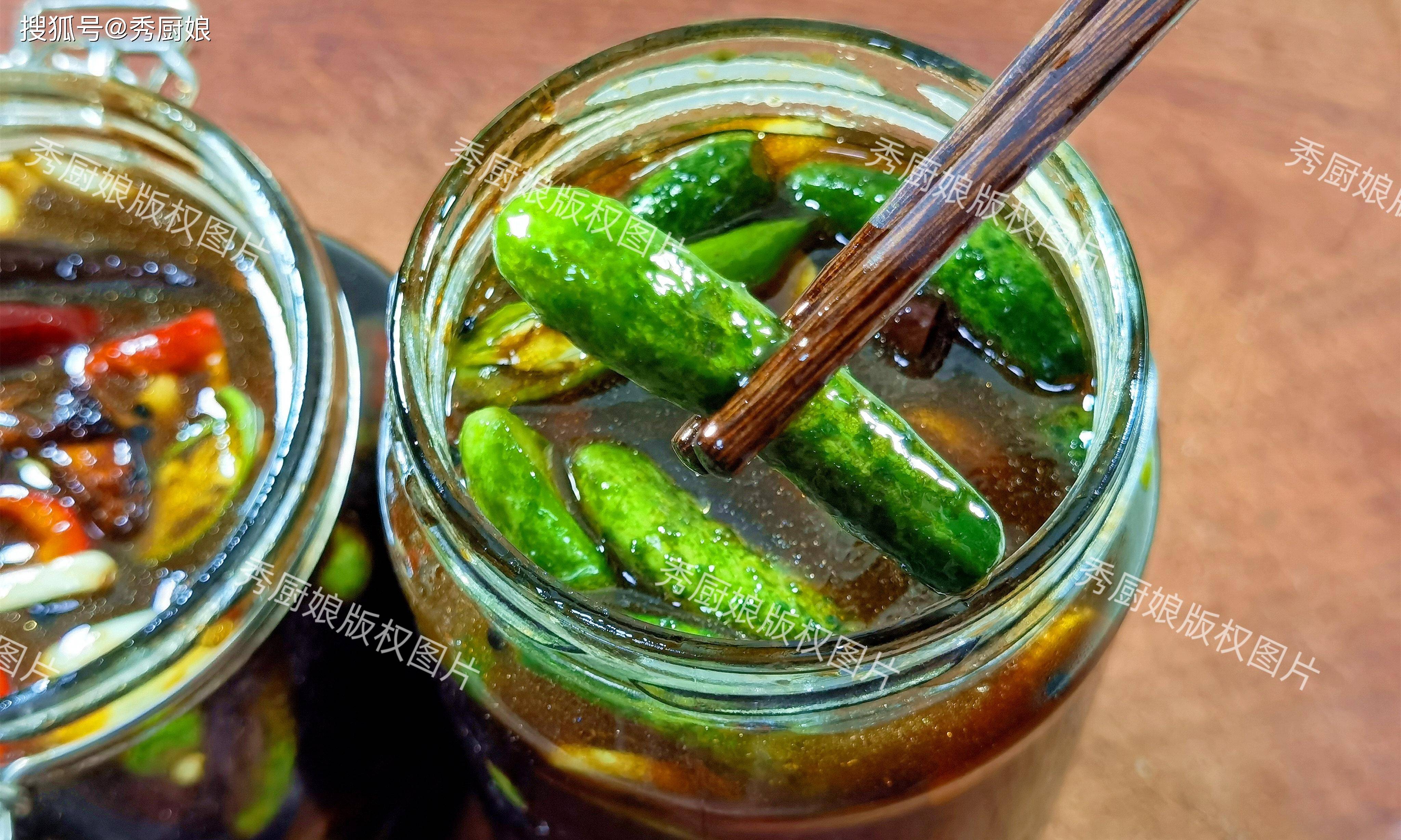 接下来,让我们来分享两道简单易做的黄瓜菜谱,既能满足你的味蕾,又能