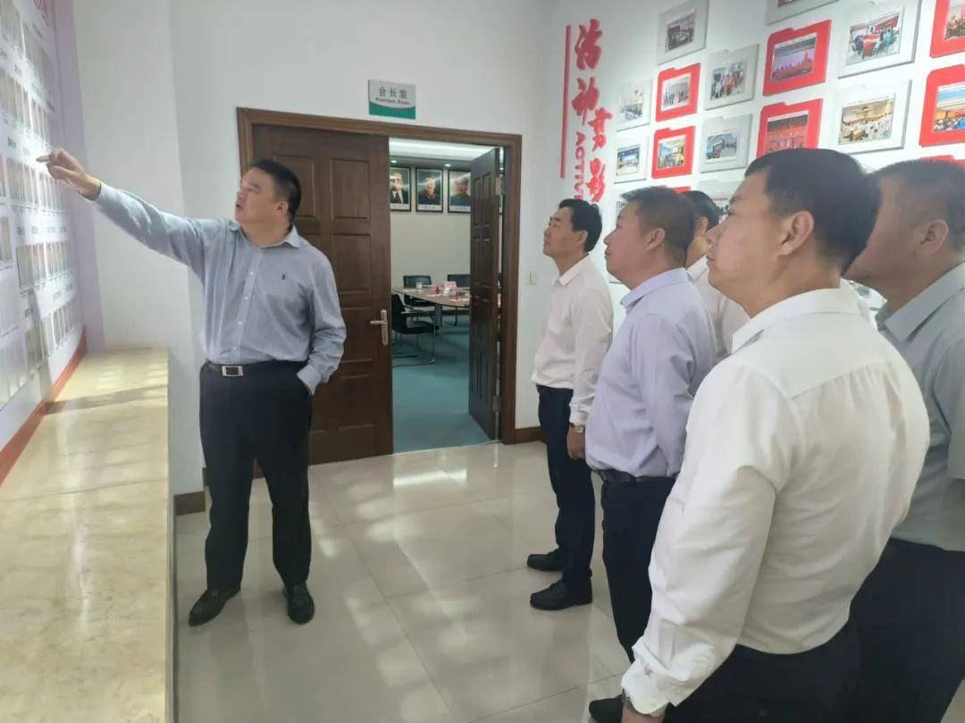 乐清市异地商会联合会考察团一行莅临中国轻纺城乐清商会走访考察