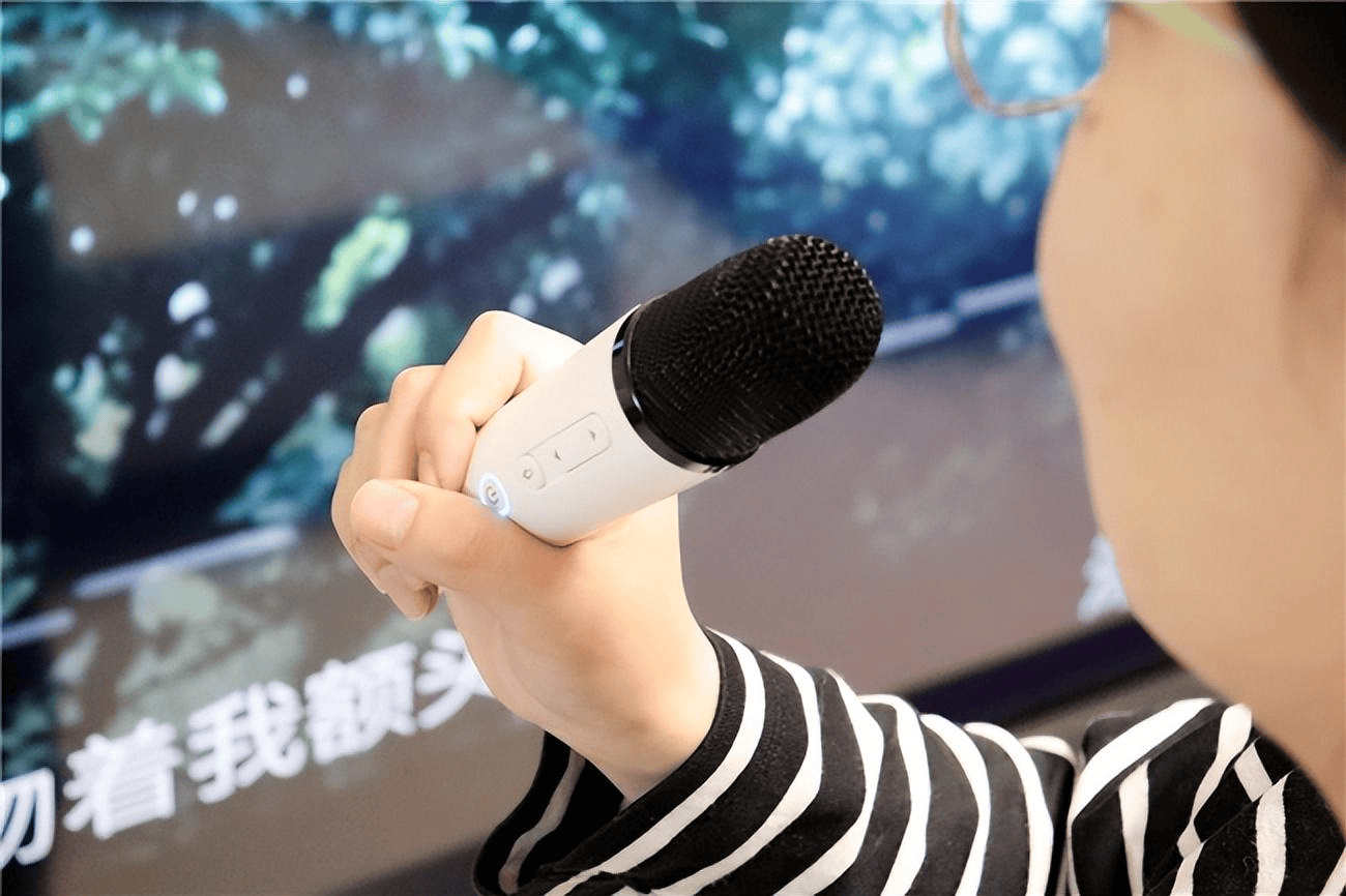 老舅"六便士"爆红,字句直击打工人,还好有乐华k73 max帮忙缓解