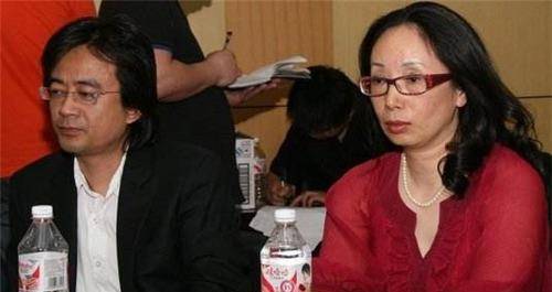 了一个非常大胆的决定,那就是把她手上的股份全部赠与亲弟弟戴永革