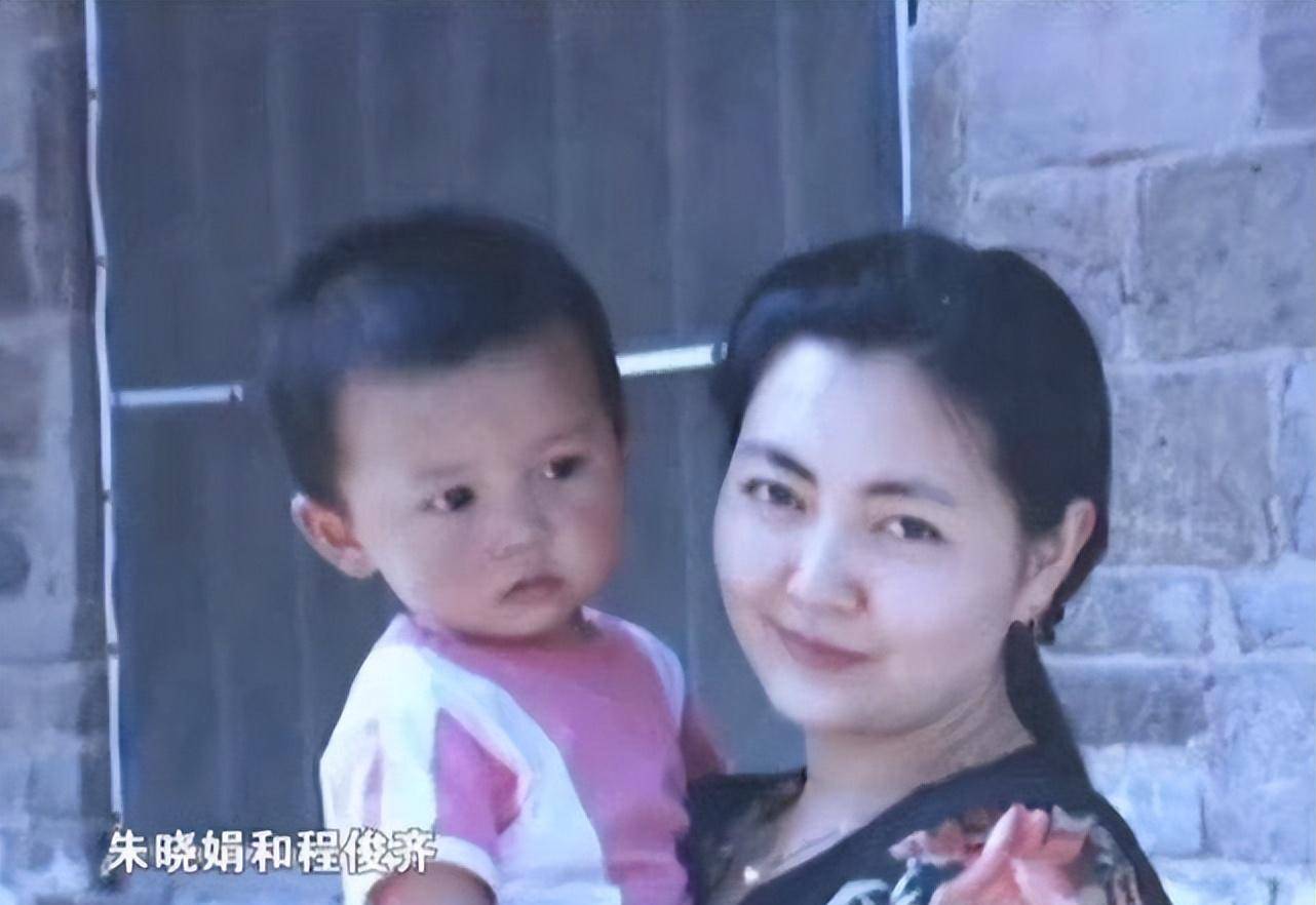 92年重庆保姆偷走雇主儿子,26年后归还,生母:养废了才还给我