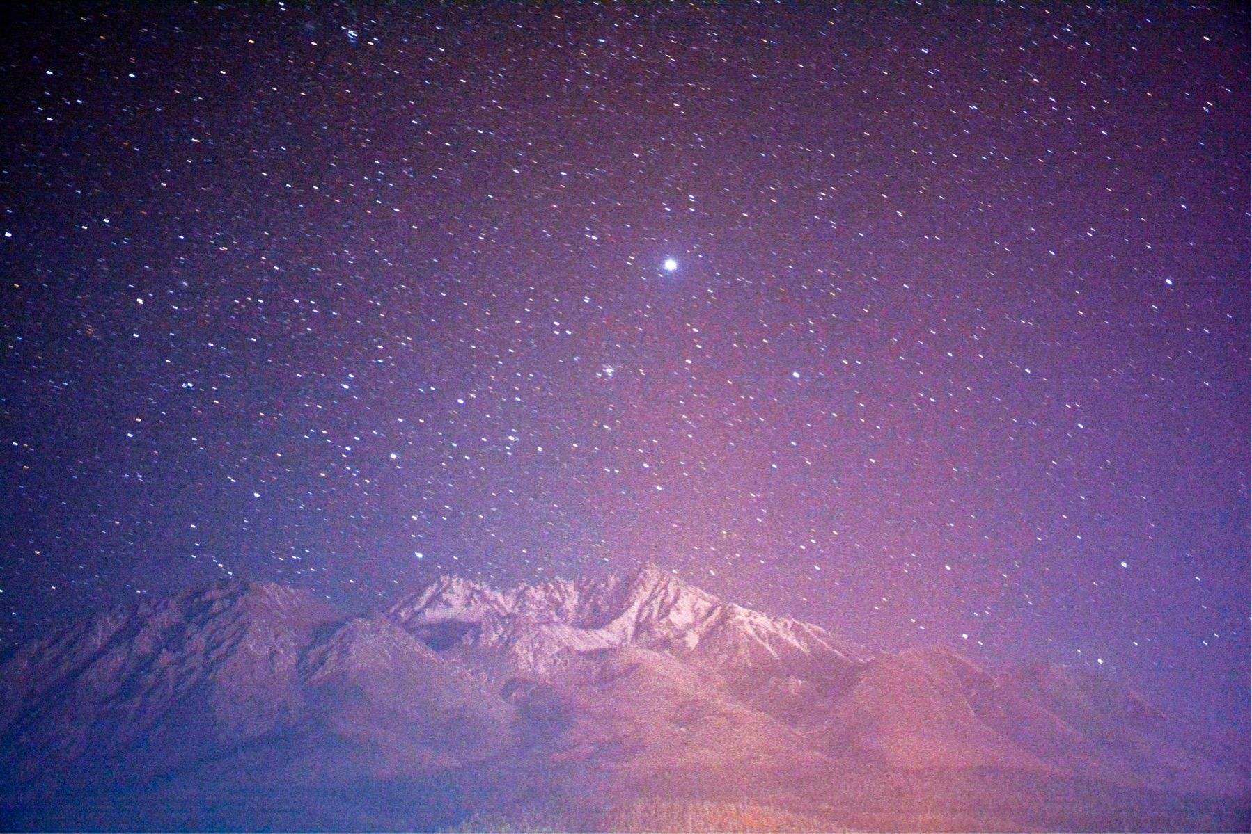 宇宙中的万物都是假的?人类看到的夜空,实际是几千万年前的幻象