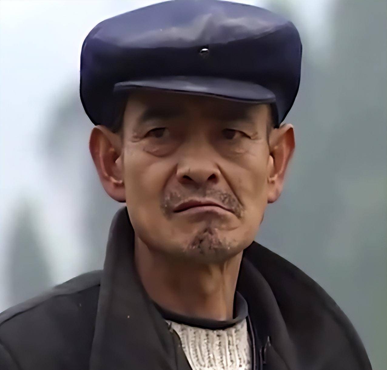 老汉收养弃婴,当小工捡垃圾抚养23年,女儿嫁人后反将他告上法庭