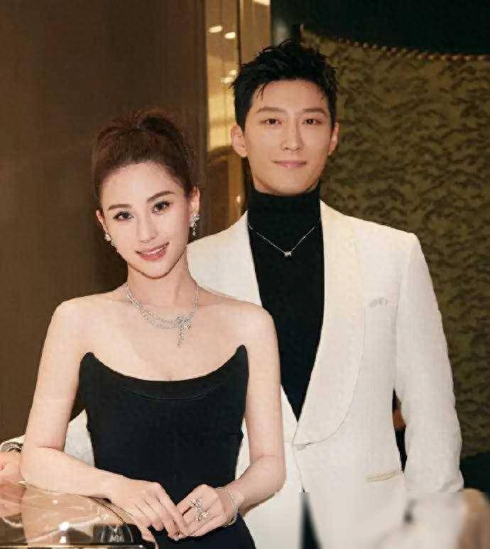 窦骁何超莲分居,不对等的感情,终究经不住时间的考验