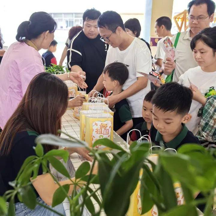 小鬼当家 童趣闹市嘉兴庆安昌盛花园幼儿园迎六一亲子跳蚤市场活动