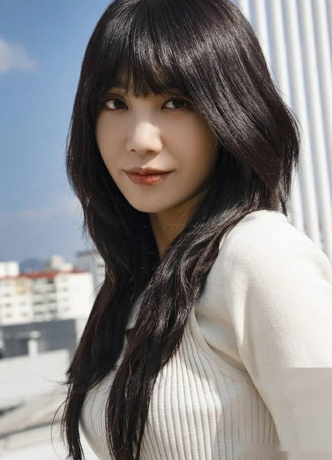 [郑恩地,38岁女神的东方魅力,温柔妩媚的写真大揭秘!