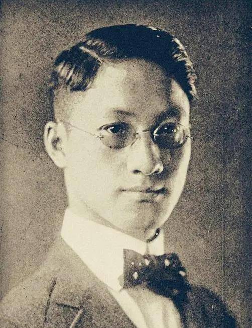 陆小曼大闹徐志摩葬礼,要给他换寿衣,换棺材,张幼仪霸气拒绝