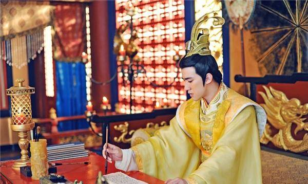 同一位皇帝 只因得罪了至亲 一个自杀 一个被毒杀_武则天_李治_贺兰氏