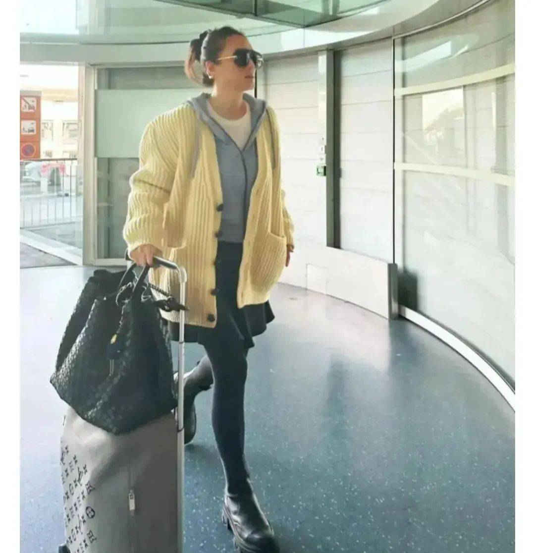 国际巨星巩俐面临危机,身材走样,身着紧身裙毫不服输,霸气侧漏