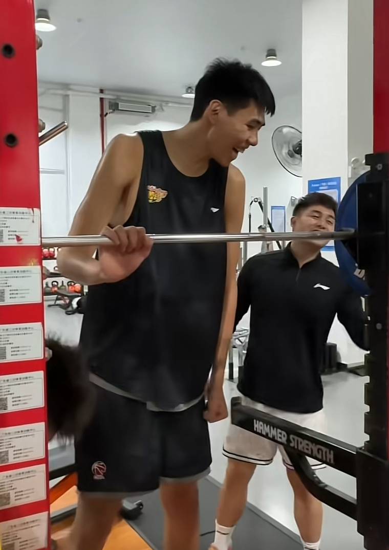 宏远晒出大番薯改造视频,徐昕张明池或成新大腿,张皓嘉瘦了不少_训练