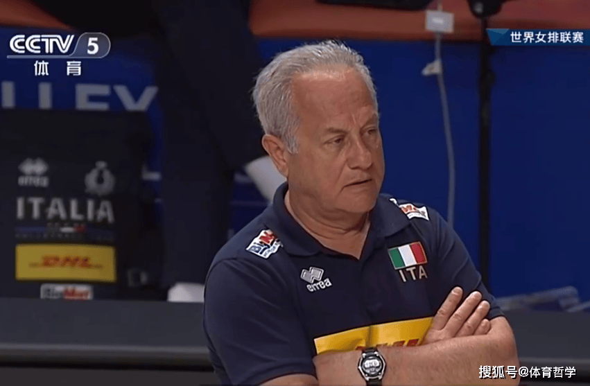 意大利女排主教练接受采访,谈朱婷打替补:没想到,很吃惊