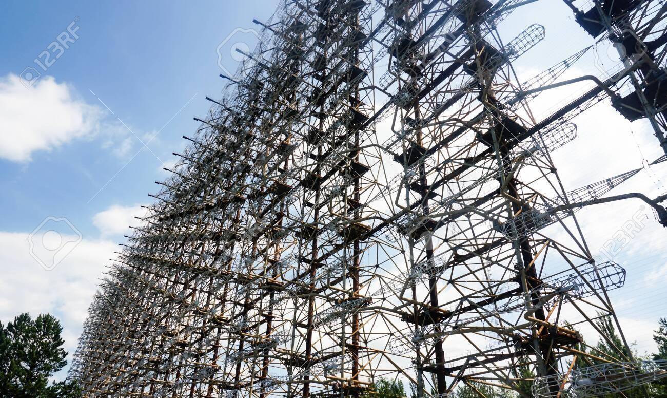 雷达天线阵列图片