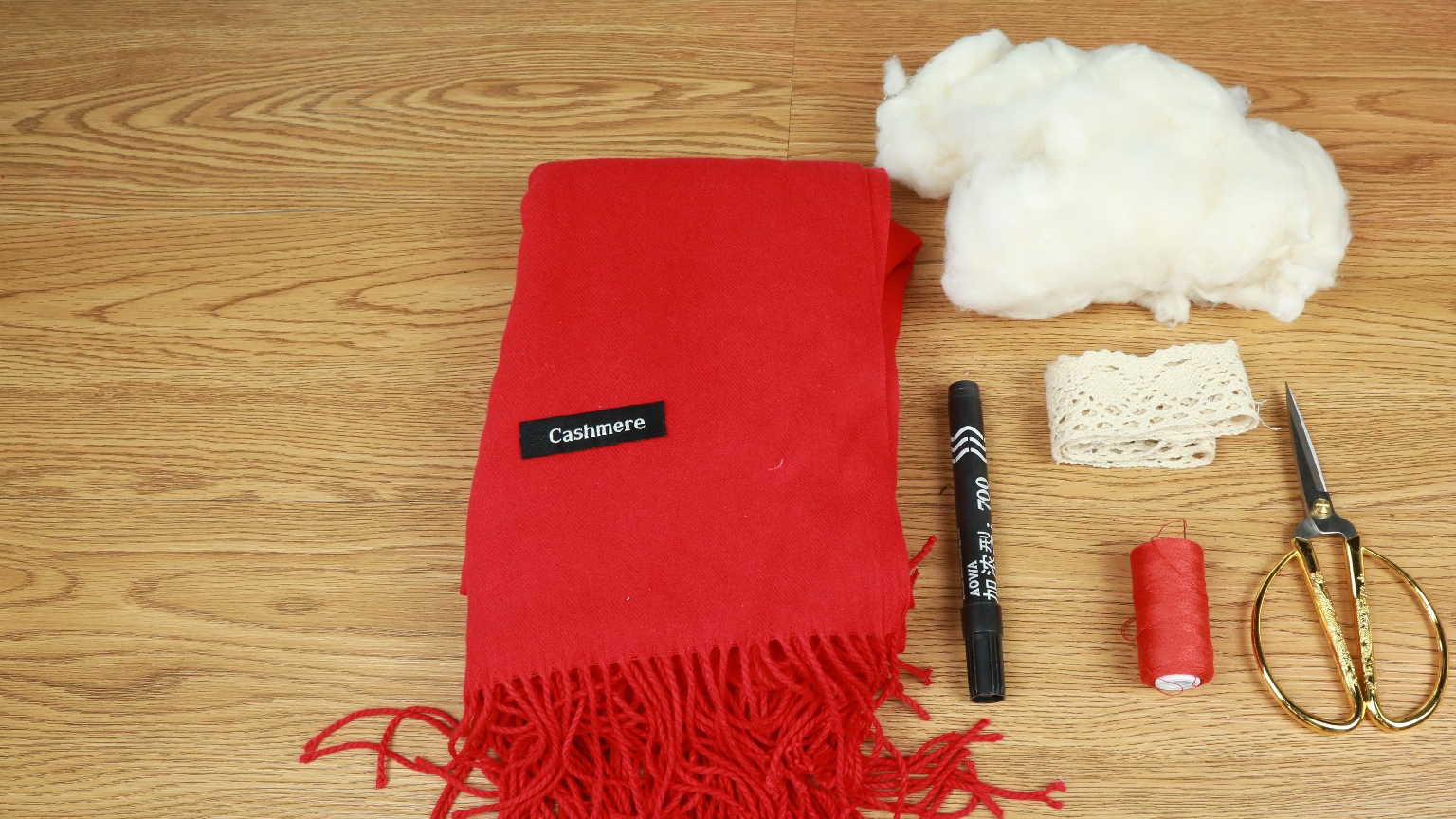 过时的围巾也是宝,女孩儿这样改成它,端饭时再也不怕烫了