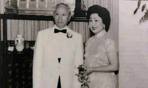 晚年的顾维钧与严幼韵后来顾维钧移情严幼韵,1956年,黄蕙兰与顾维钧