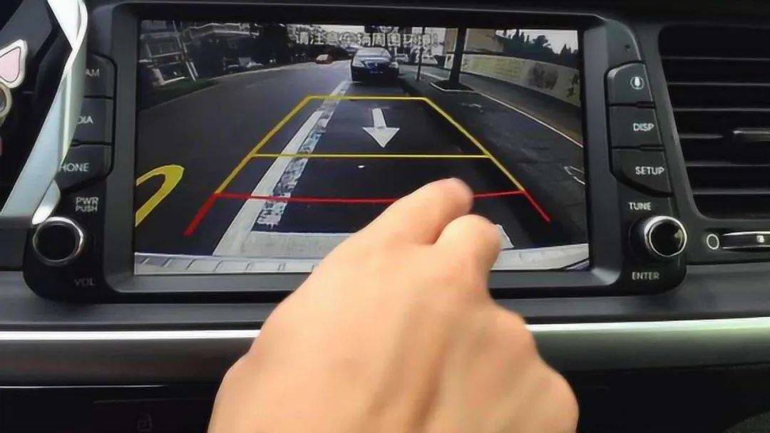 汽车上的"倒车影像",究竟是怎么看的?老司机教你一句口诀