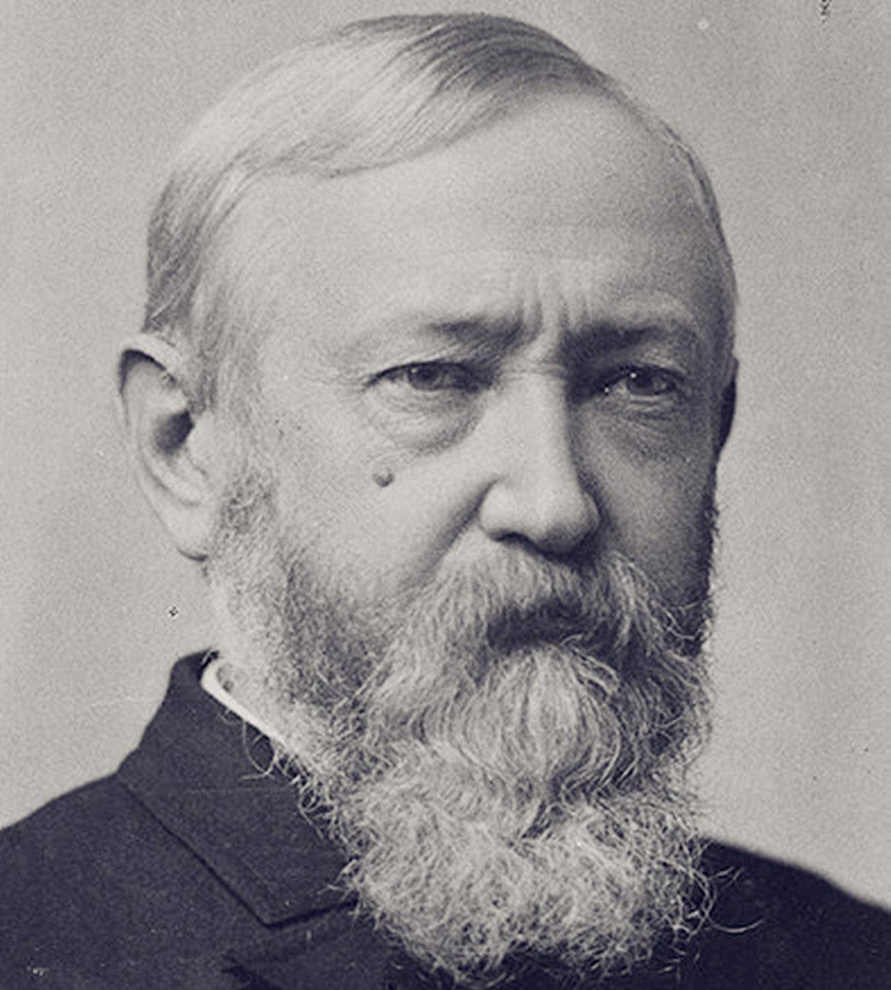 亚当斯_低调_管理