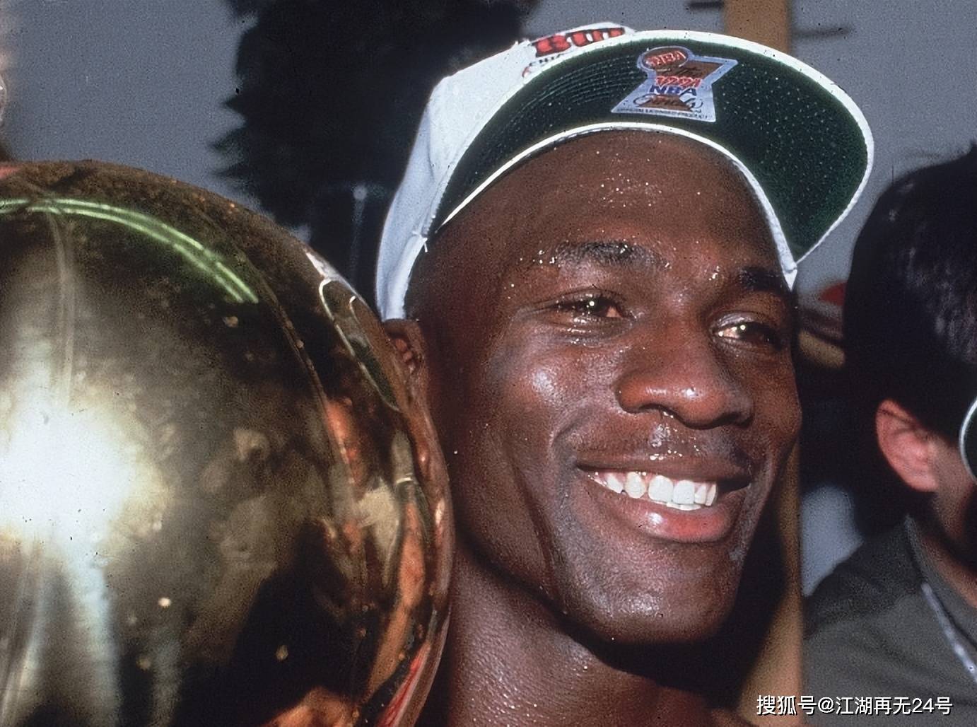 "魔术师"约翰逊和乔丹生涯交手18次,他们表现如何?_赛季_湖人_公牛