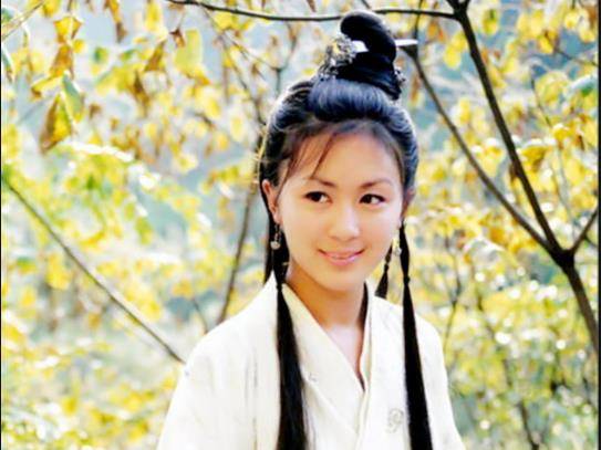 39岁"师妃暄"晒近照!肤白发长被赞冻龄,离婚独带娃让人心疼