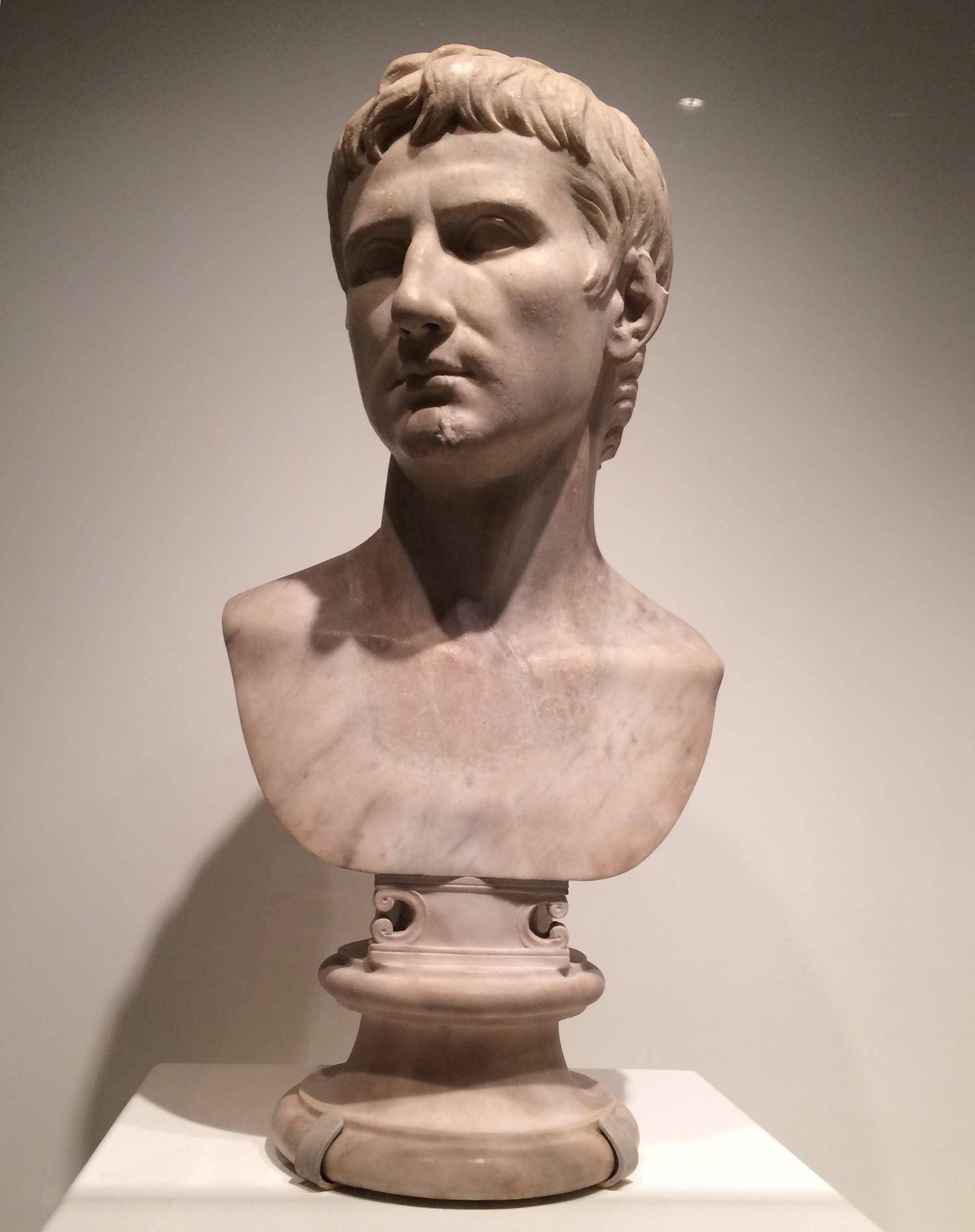 奥古斯都时代,近卫军的建立,蜕变和对帝位嬗递的恶劣影响