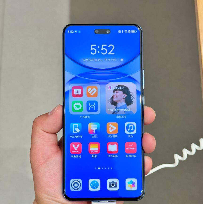 如果喜欢曲面屏,喜欢自拍,预算在3000-4000元,华为nova 12 pro也是不