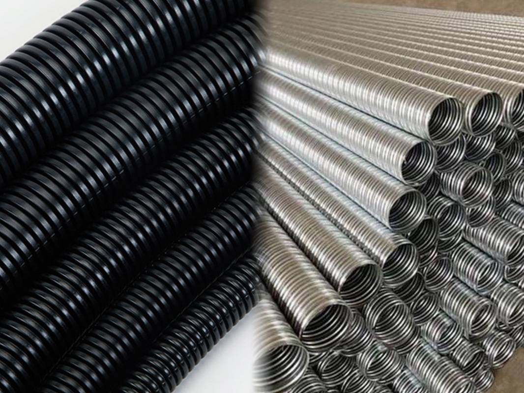 pvc波纹管vs金属波纹管,哪种更适合户外光伏发电系统?