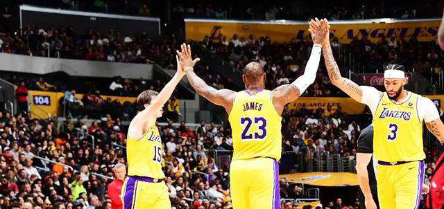 湖人将加入25 8球星,雄鹿双塔战略或再现