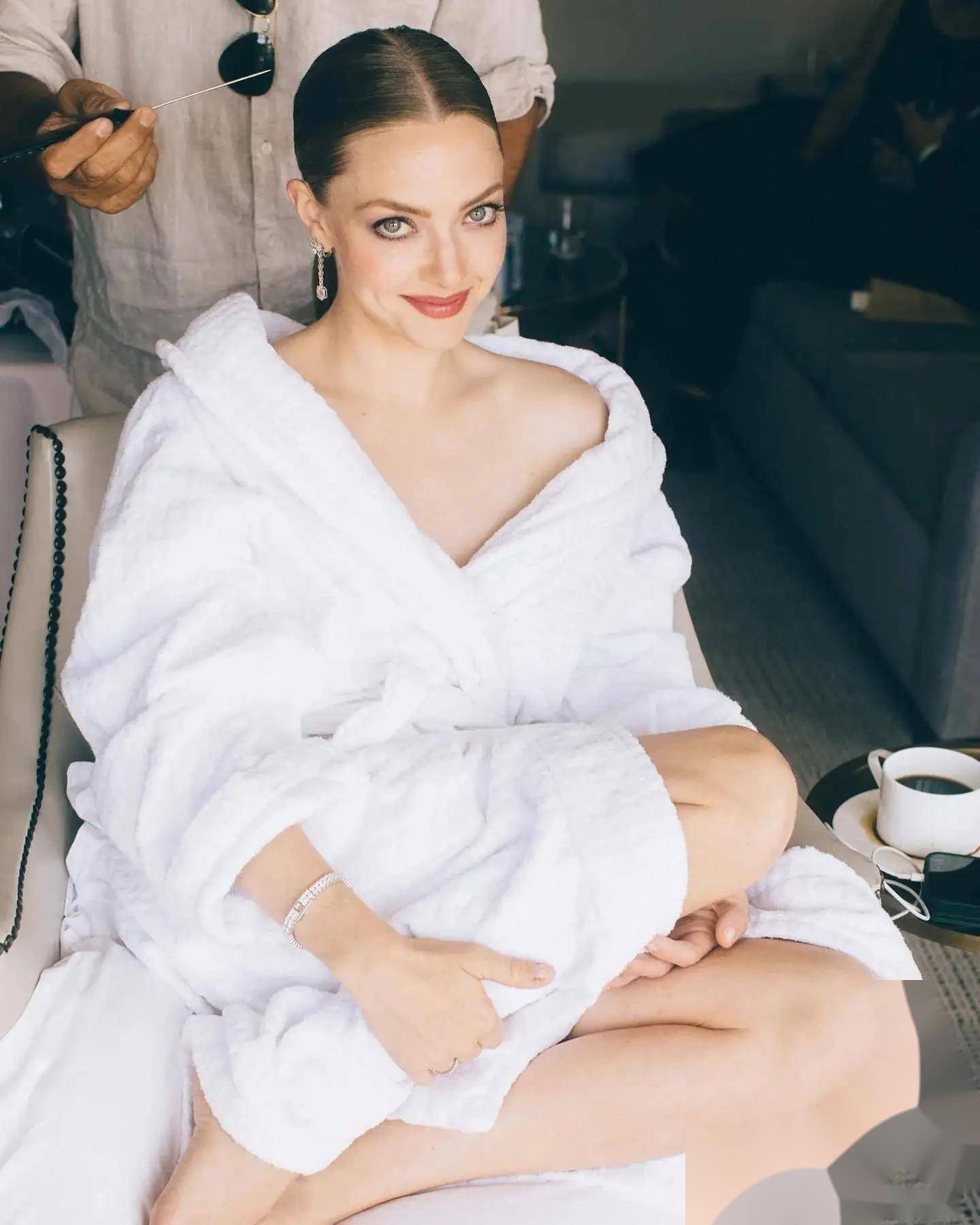 阿曼达·塞弗里德的最新大片,让人屏息:这身材,谁能说顶得住