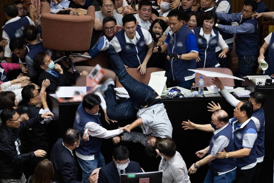 赖清德上任两周争议不断,"朝野"对立严重,蓝营说比蔡英文还糟