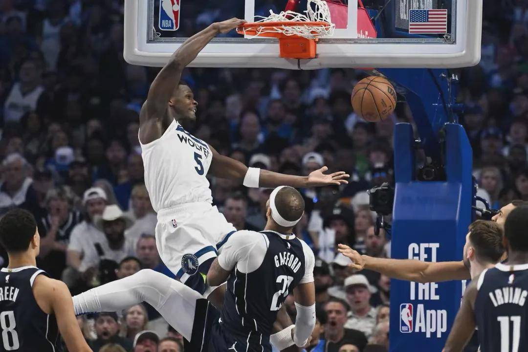 不得不承认,东契奇的身体素质确实优于爱德华兹_投篮_图片_体能