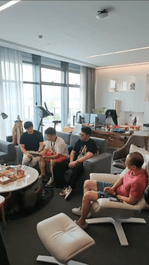 剑网3无界公测在即,uzi惊现西山居总部催问进度_郭炜_玩家_uzi