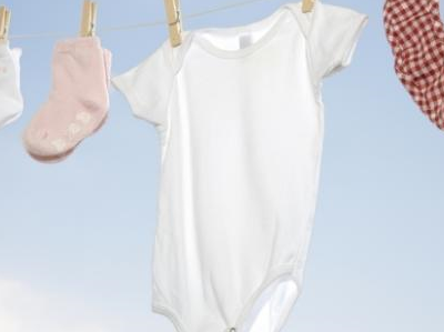 老人说:宝宝的衣服最好不要隔夜晾,原来是有依据的!