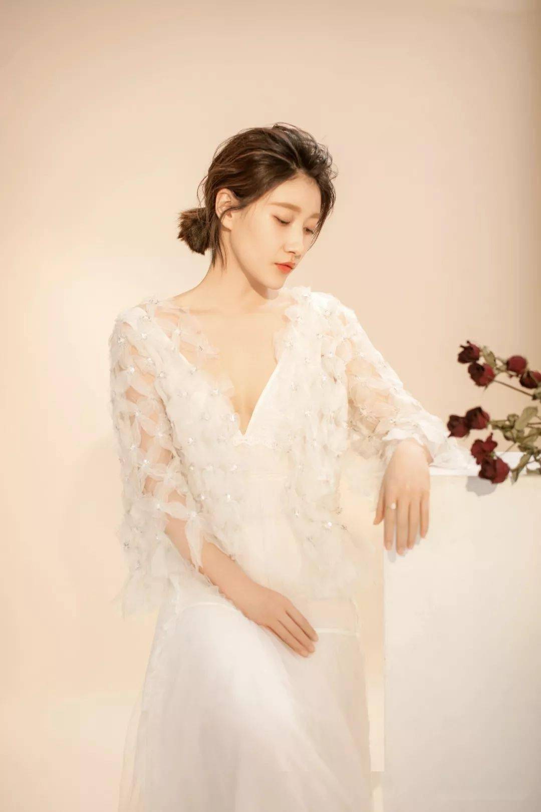 啜妮:这谁顶得住的星二代,集美貌与才华于一身的女神写真赏