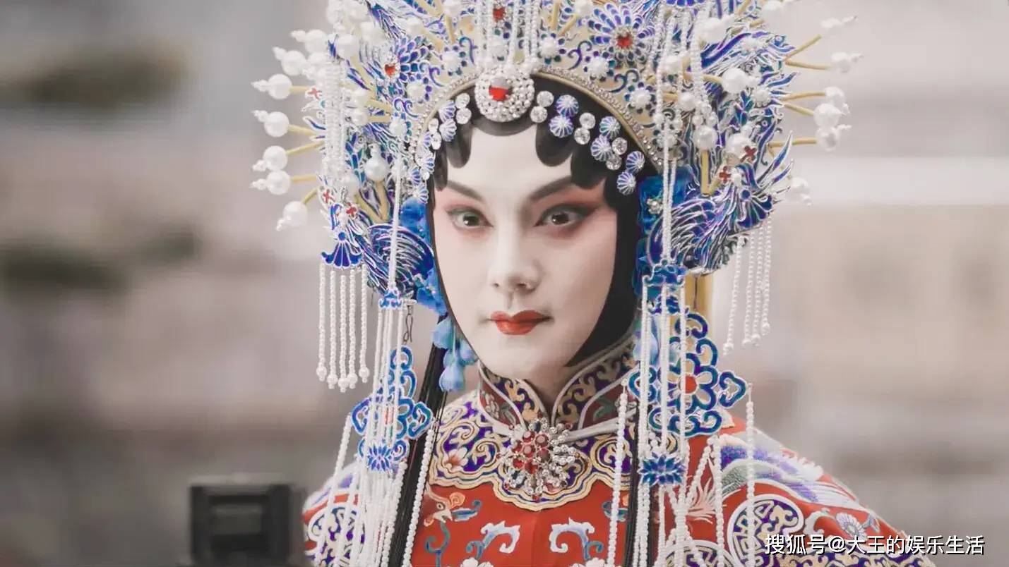 "明恋"刘亦菲,怒怼导演,"销声匿迹"的余少群,或许是幸运的