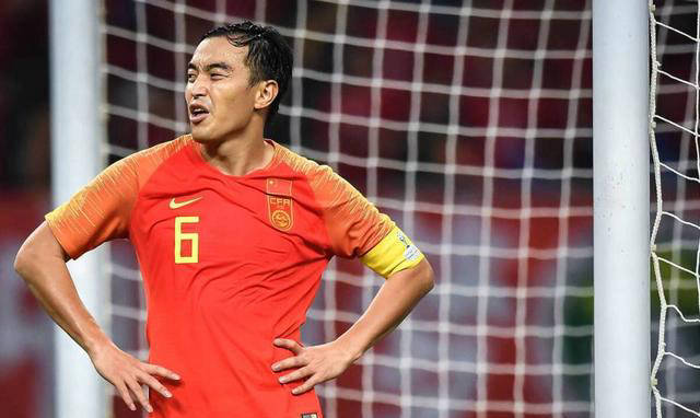 中国国家队前队长冯潇霆宣布结束21年职业生涯