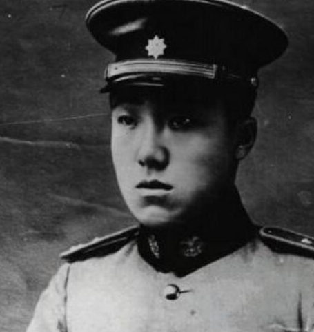 而他就是光绪皇帝的弟弟,爱新觉罗家族的载涛,在当时也是一位美男子呢