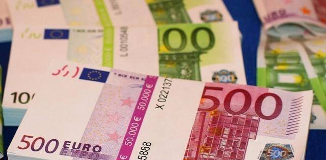 2020年,一富豪从银行一次性转走上亿存款